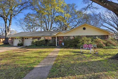 2 Pin Oak Drive, Conway, AR, 72034 | Card Image