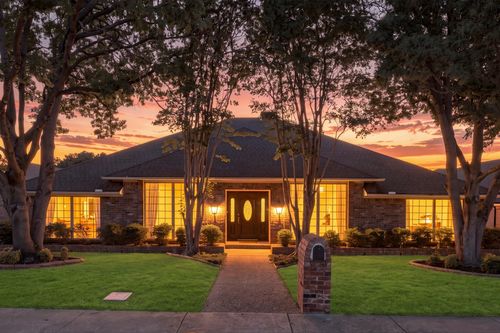9501 Windy Knoll Dr, Dallas, TX, 75243-7561 | Card Image