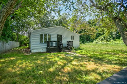 46 Saint George Dr, Shirley, NY, 11967-4220 | Card Image