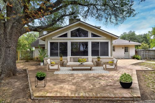 5801 Windvale Dr, Windcrest, TX, 78239-1952 | Card Image