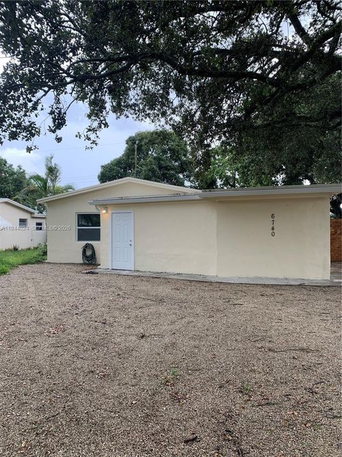 1-6740 Park St, Hollywood, FL, 33024-3933 | Card Image