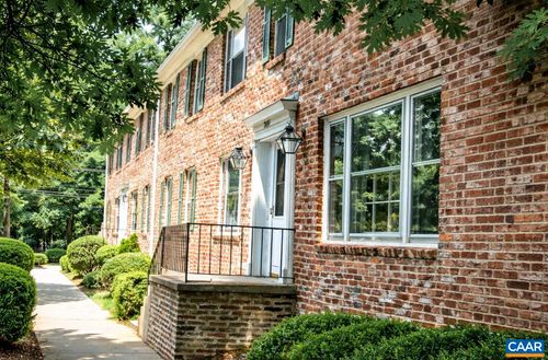 apt-4-2404 Barracks Ct, CHARLOTTESVILLE, VA, 22901-2248 | Card Image