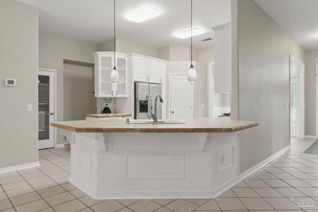 6041 W Cambridge Way, House other with 4 bedrooms, 3 bathrooms and 4 parking in Pace FL | Image 6