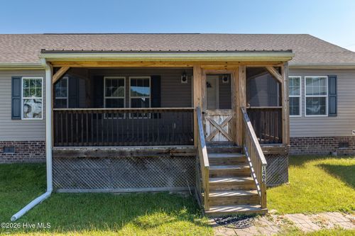 1406 White Oak River Rd, Maysville, NC, 28555-9324 | Card Image