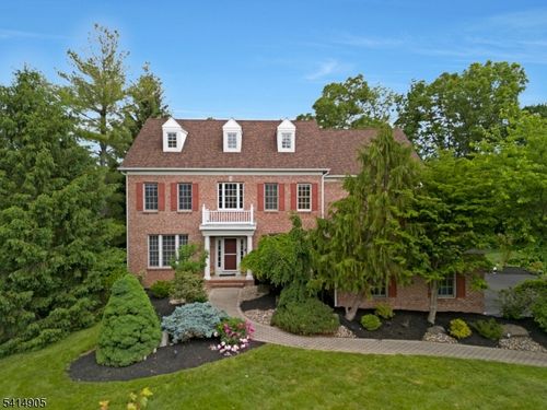 12 Warren Ave, Green Brook, NJ, 08812-1843 | Card Image