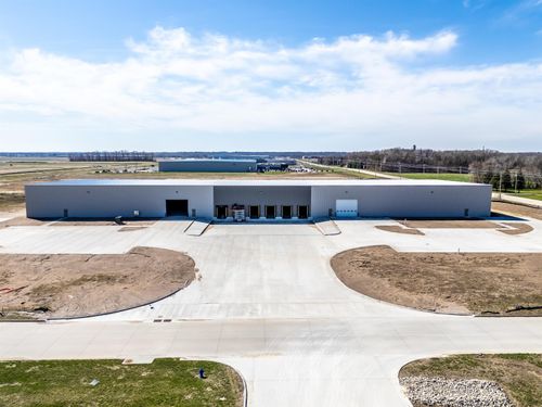 130 Warp Dr, Waterloo, IA, 50703-9102 | Card Image
