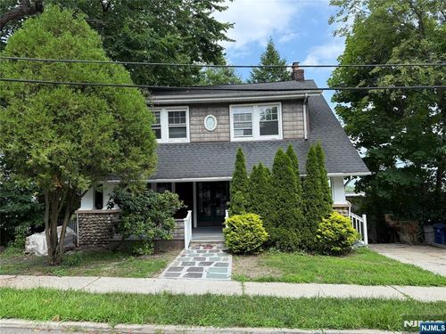 110 Romaine Place, Leonia, NJ, 07605 | Card Image