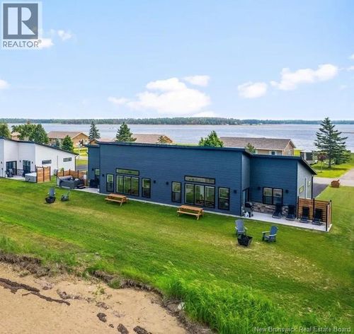 91 Rue York, Richibucto, NB, E4W4K1 | Card Image
