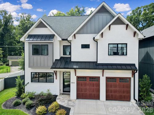 911 Laurel Creek Ln, Charlotte, NC, 28211-5252 | Card Image