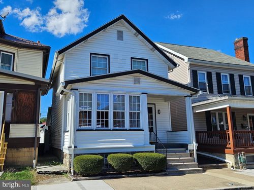 2716 Maple Ave, Altoona, PA, 16601-1740 | Card Image