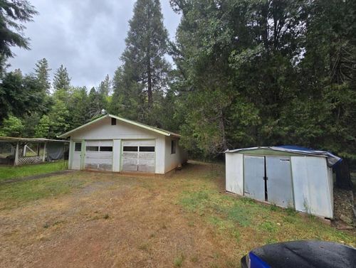 3890 Pleasant Creek Rd, Rogue River, OR, 97537-4736 | Card Image