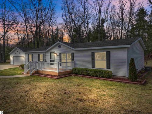 202 Forestville Dr, Houghton Lake, MI, 48629-7902 | Card Image