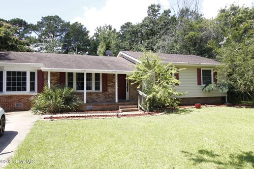 504 Greenbriar Dr, Jacksonville, NC, 28546-7213 | Card Image
