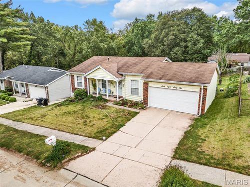 6862 Foxbend Ct, Florissant, MO, 63033-4808 | Card Image