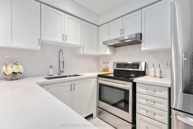 43 Linnell St, House attached with 3 bedrooms, 3 bathrooms and 2 parking in Ajax ON | Image 8