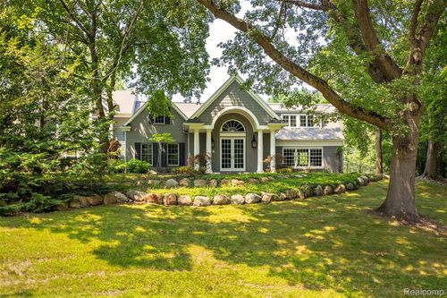 31265 Woodside Dr, Franklin, MI, 48025-1374 | Card Image