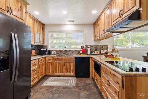 675 Mountain View Dr, Twin Falls, ID, 83301-4321 | Card Image