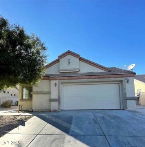 5713 Lawrence St, North Las Vegas, NV, 89081-4402 | Card Image