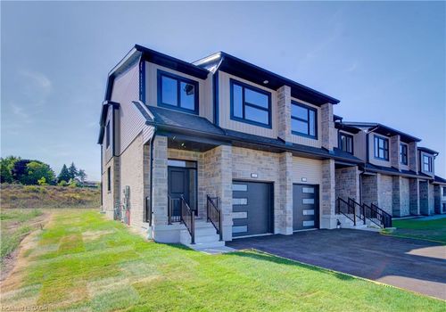 161 Dunnigan Dr, Kitchener, ON, N2B0B1 | Card Image