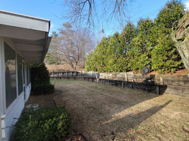 302 Riverview Ct, House other with 3 bedrooms, 3 bathrooms and null parking in Portage WI | Image 33