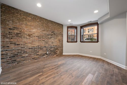 g-3428 Damen Ave, Chicago, IL, 60618-6106 | Card Image