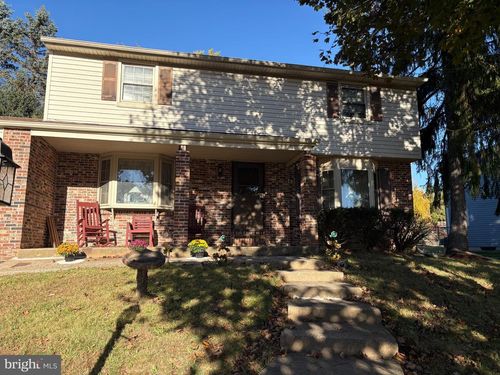 737 Lynwood Dr, FEASTERVILLE TREVOSE, PA, 19053-1911 | Card Image