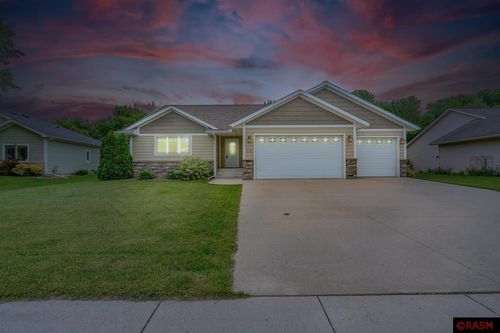 225 Pinehurst Dr, Mankato, MN, 56001-7623 | Card Image