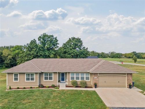 7608 S Arnett Rd, Grain Valley, MO, 64029-9737 | Card Image