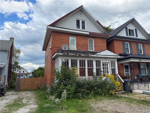 246 St James St, Sault Ste. Marie, ON, P6A1P6 | Card Image