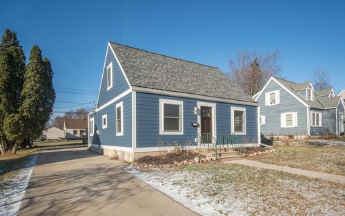 1136 N 8th Avenue, West Bend, WI, 53090 | Card Image