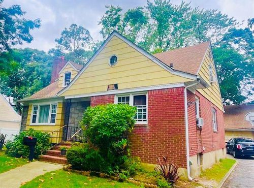 114 Camdike St, Valley Stream, NY, 11580-5334 | Card Image