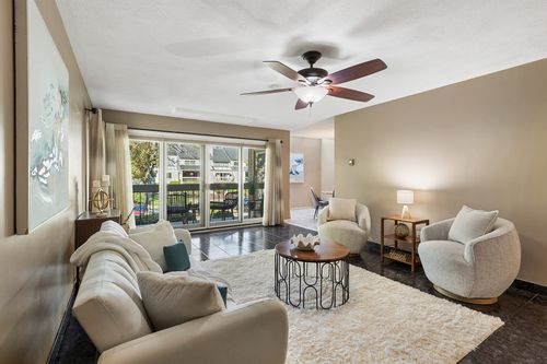 apt-58-1100 Salem St, Lynnfield, MA, 01940-1583 | Card Image