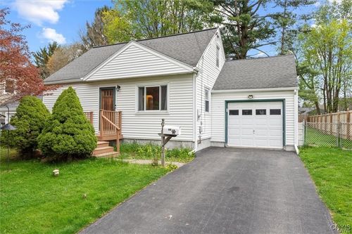 302 Twin Elms Ln, Syracuse, NY, 13212-1334 | Card Image