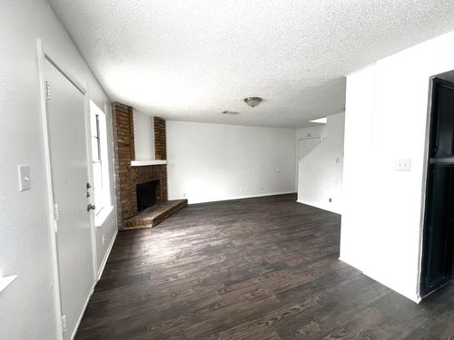 a-1201 Dobie Dr, Austin, TX, 78753-4522 | Card Image