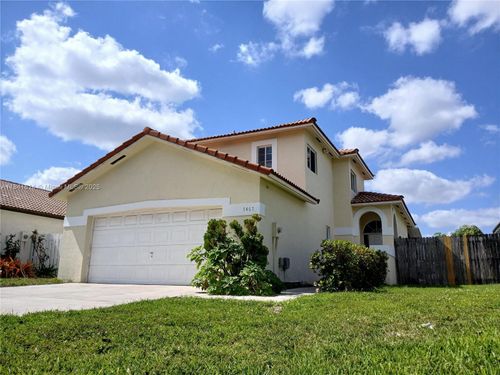 7467 Nw 169th Ln, Hialeah, FL, 33015-4129 | Card Image