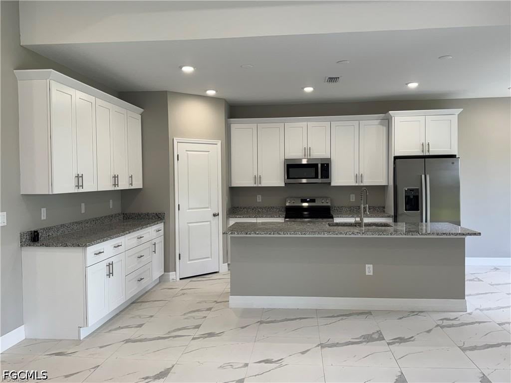 Residential Lease in Lehigh Acres 2