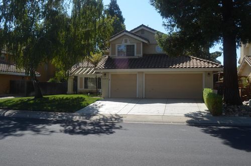 8392 Red Fox Way, Elk Grove, CA, 95758-1133 | Card Image