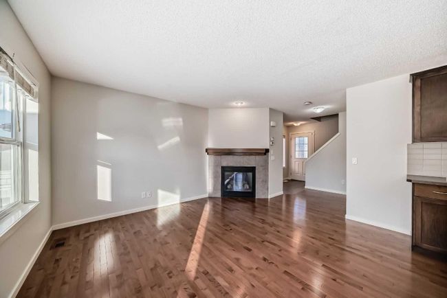 17 Sage Hill Court Nw, Home with 5 bedrooms, 3 bathrooms and 2 parking in Calgary AB | Image 3