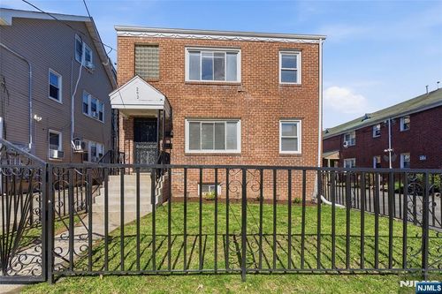 293 S Center St, Orange, NJ, 07050-3366 | Card Image