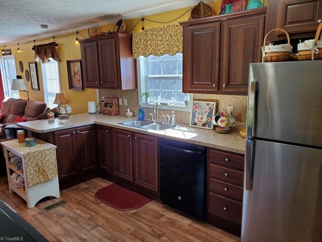 1234 Beamers Knob Road, House other with 3 bedrooms, 2 bathrooms and null parking in Fancy Gap VA | Image 5
