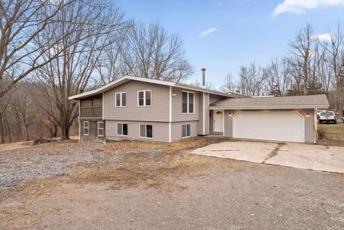 1920 River Vista Rd, Muscatine, IA, 52761-8300 | Card Image