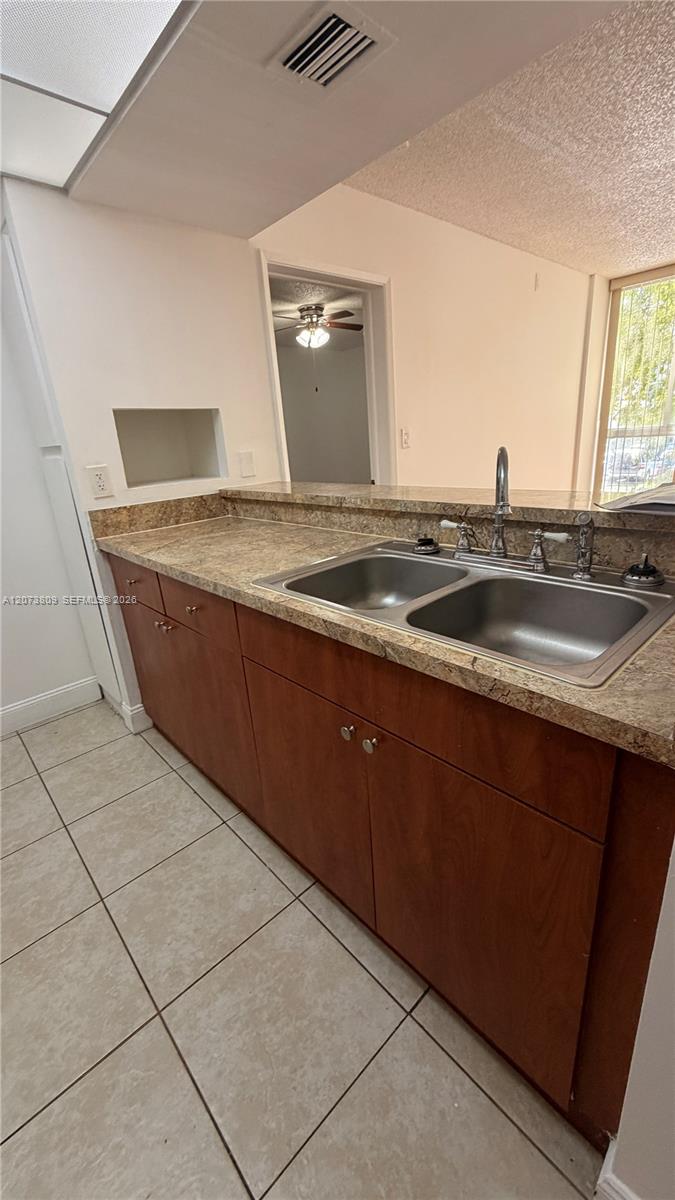 Residential Lease in Hialeah 5