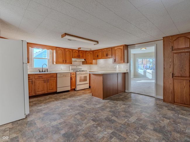 Kitchen | Image 14
