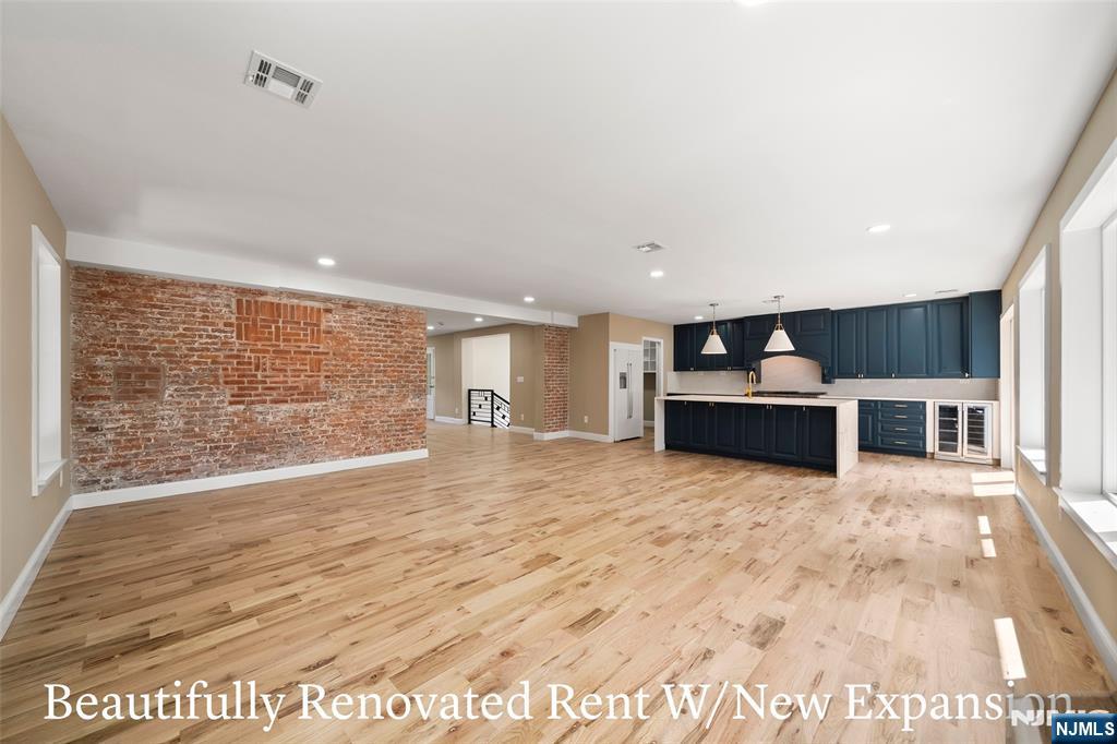 Residential Lease in Englewood