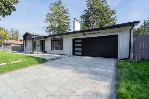 646 Sequin Cres, Mississauga, ON, L5H1W5 | Card Image