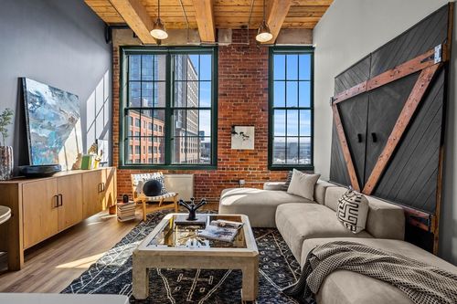 307-63 Melcher St, Boston, MA, 02210 | Card Image