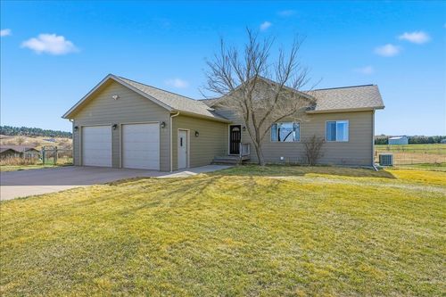 19111 Remuda Dr, Belle Fourche, SD, 57717-6027 | Card Image