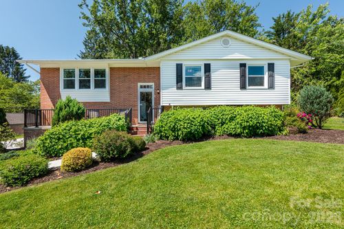 11 Summit Dr, Arden, NC, 28704-3037 | Card Image