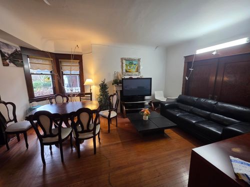 345 W 13th Ave, Vancouver, BC, V5Y1W2 | Card Image