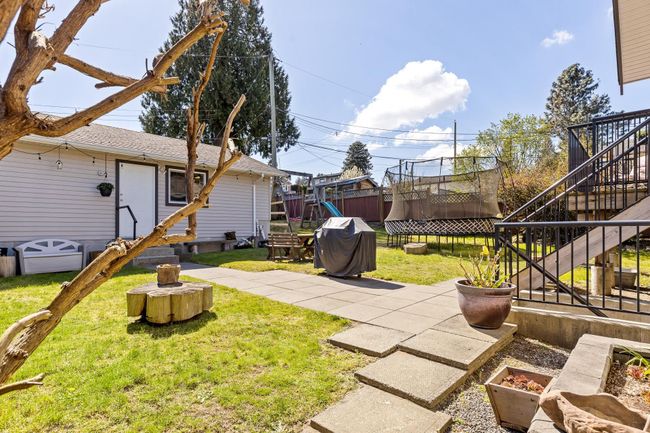 8270 19 Th Avenue, House other with 4 bedrooms, 2 bathrooms and 2 parking in Burnaby BC | Image 36
